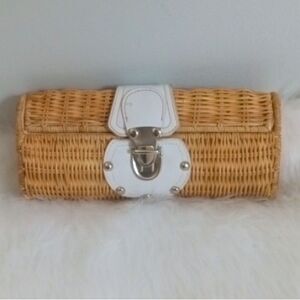 le chateau Straw Clutch Purse